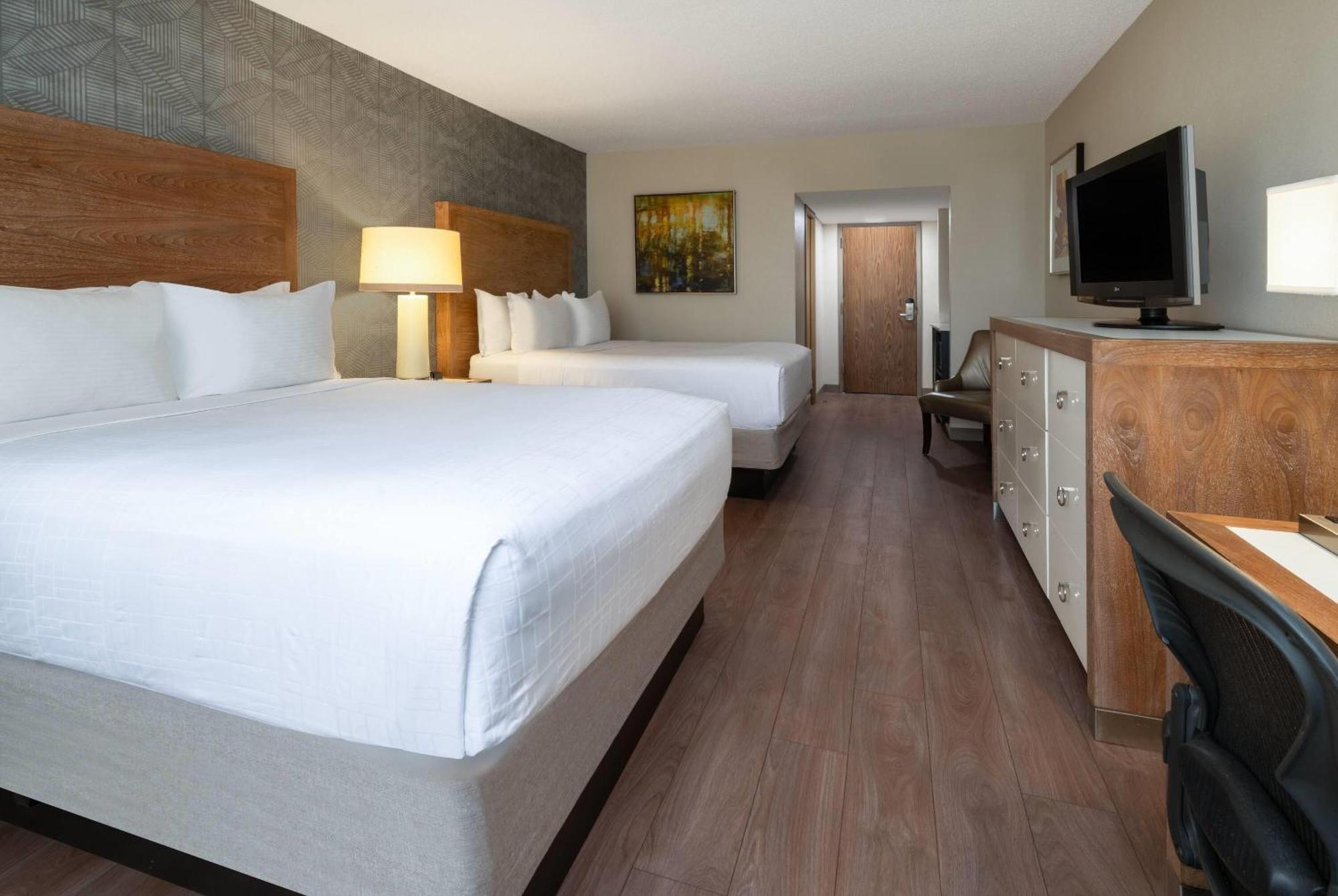 Hotel Wyndham Indianapolis Airport Exterior foto